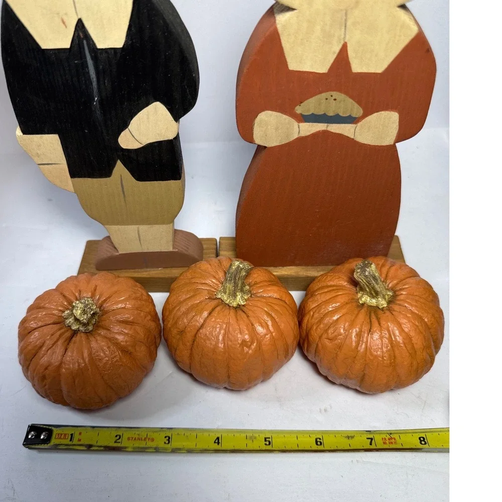Vintage Primitive Wooden Pilgrim Figurines Thanksgiving Holiday Decor Pumpkins